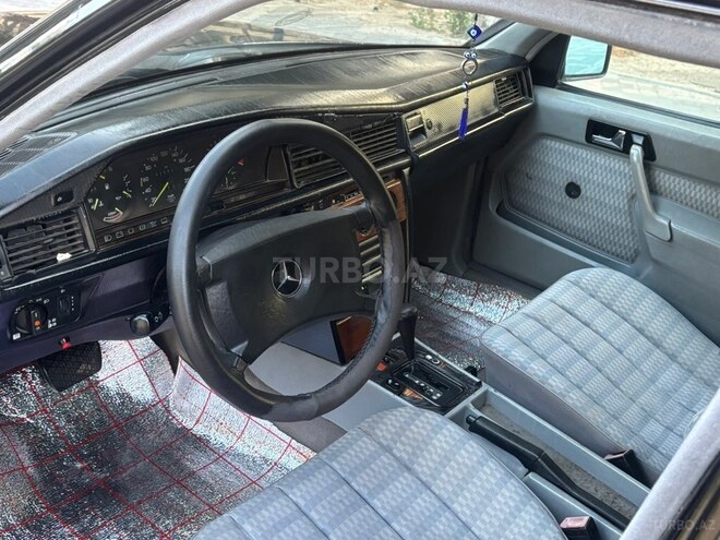 Mercedes 190-9