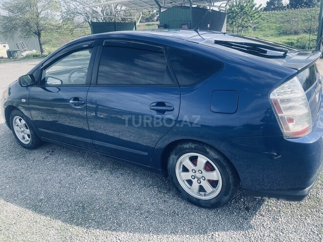 Toyota Prius-4