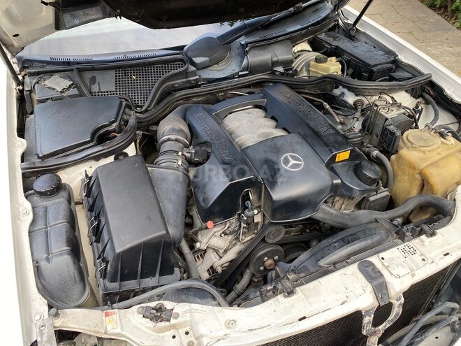 Mercedes E 240-5