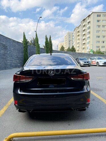 Lexus IS 200t-3