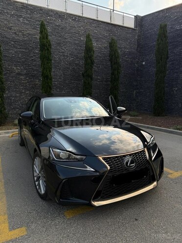 Lexus IS 200t-1