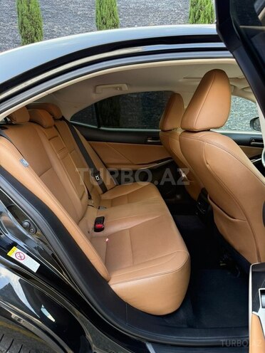 Lexus IS 200t-8