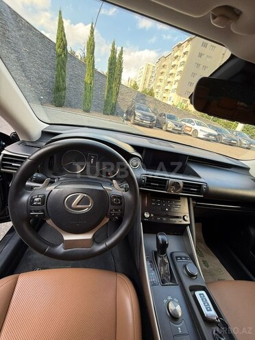 Lexus IS 200t-6
