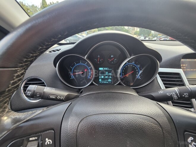 Chevrolet Cruze-10
