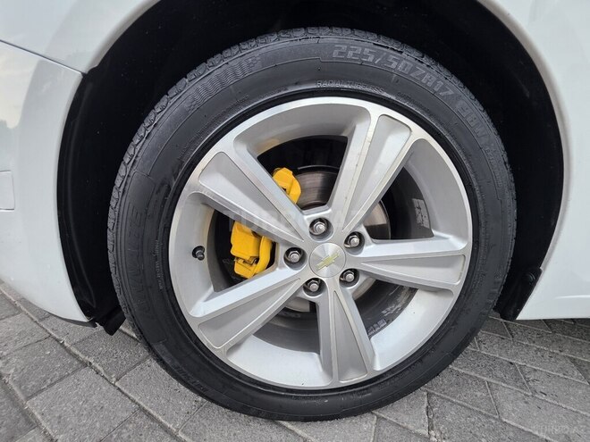 Chevrolet Cruze-9
