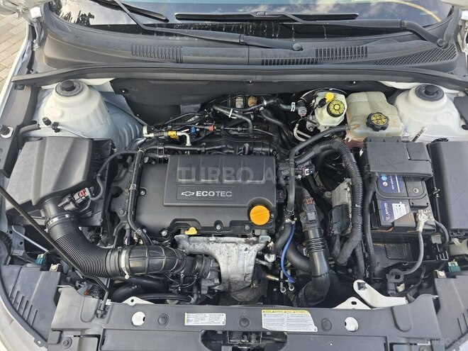 Chevrolet Cruze-11