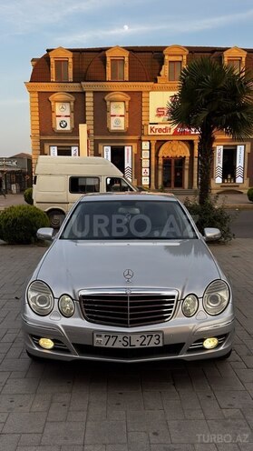 Mercedes E 220-1