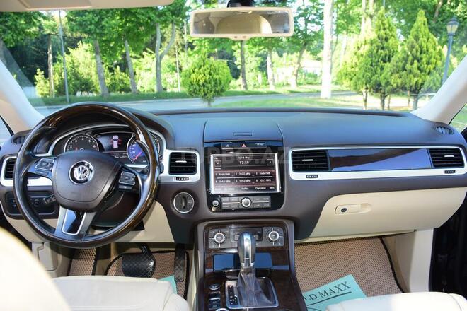 Volkswagen Touareg-12