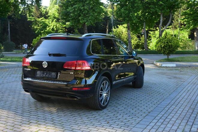 Volkswagen Touareg-2