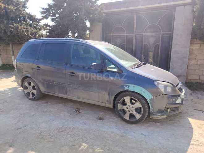 Opel Zafira-5