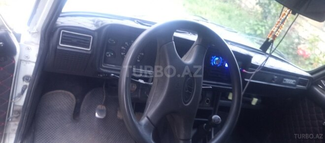 LADA (VAZ) 2107-4