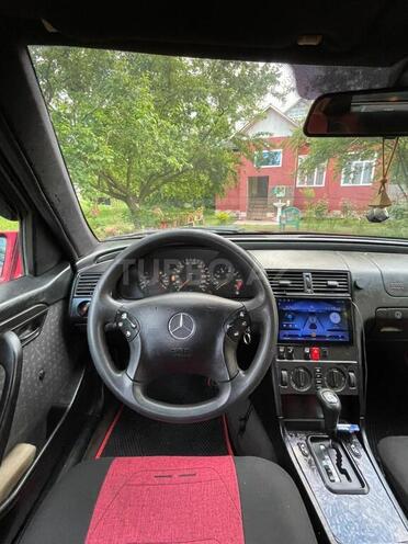 Mercedes C 200-11
