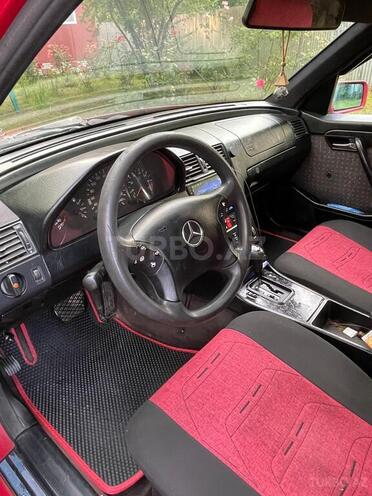 Mercedes C 200-17