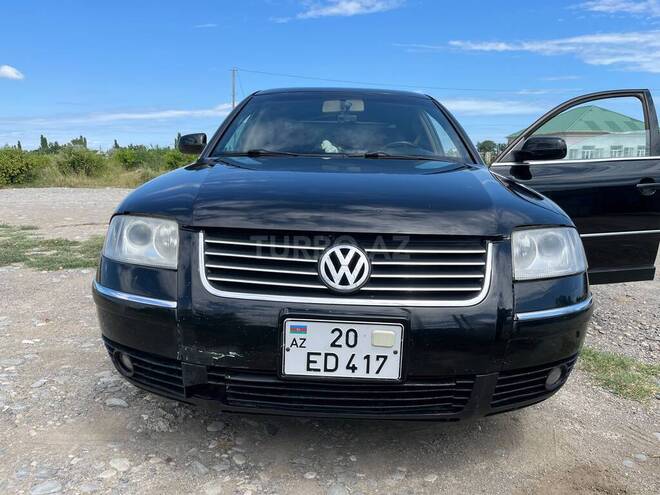 Volkswagen Passat-1