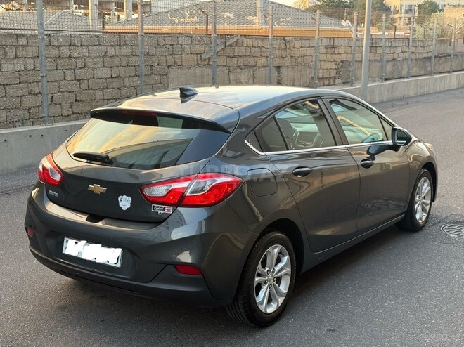 Chevrolet Cruze-15