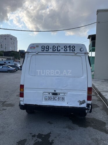 Ford Transit-2