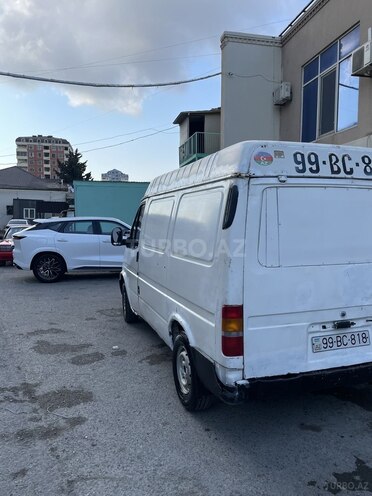 Ford Transit-10