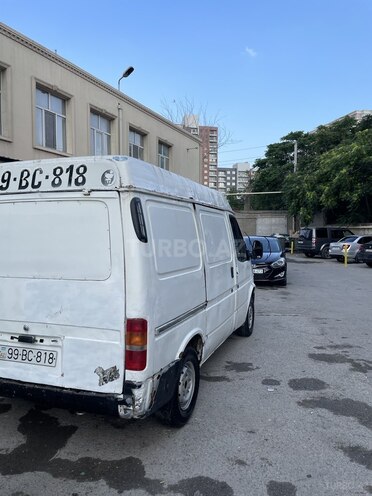 Ford Transit-9