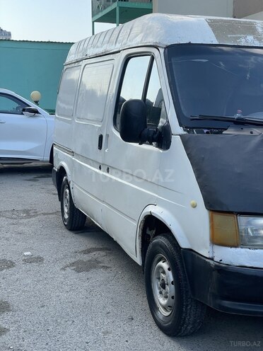 Ford Transit-8