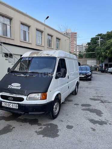Ford Transit-6