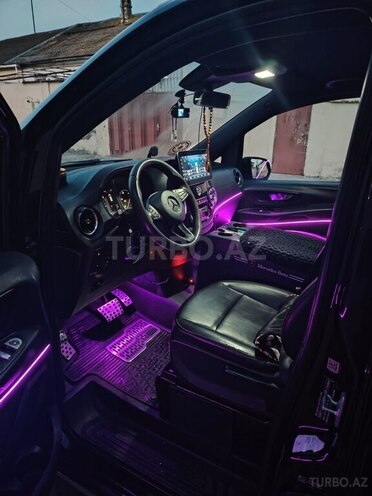 Mercedes V 250-7