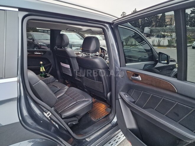 Mercedes GL 450 4MATIC-10