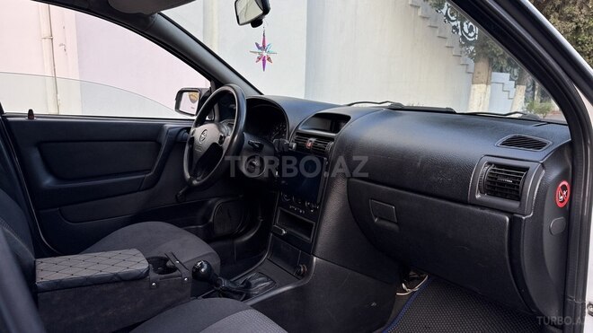 Opel Astra-10