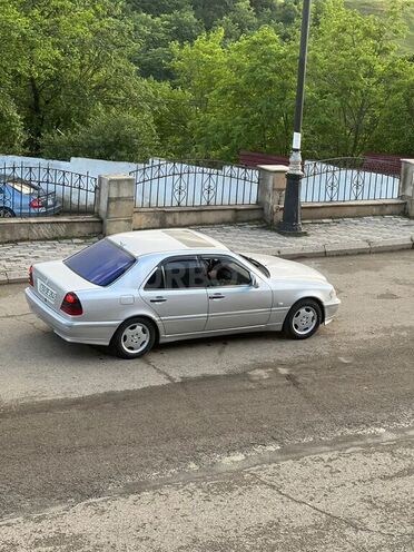 Mercedes C 200-4