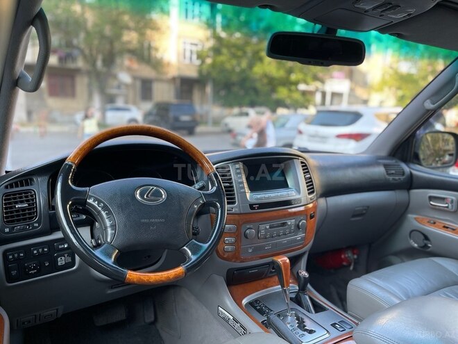 Lexus LX 470-9