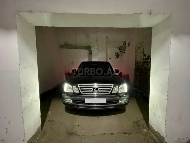 Lexus LX 470-17