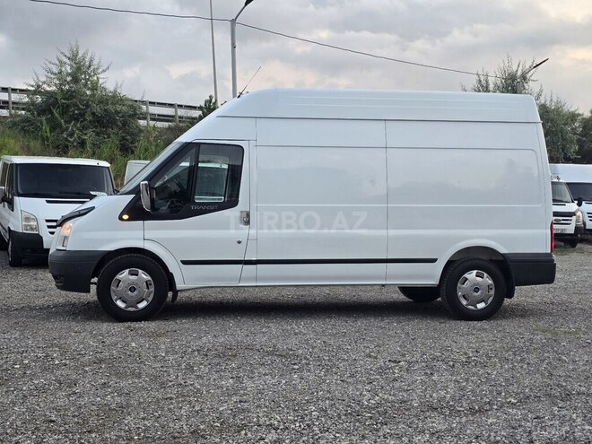 Ford Transit-4