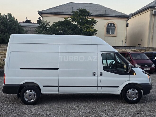 Ford Transit-5