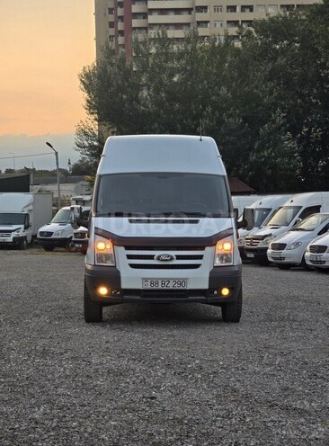 Ford Transit-2