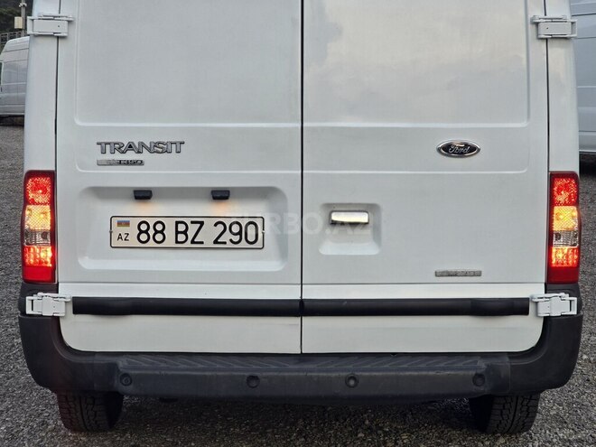 Ford Transit-8