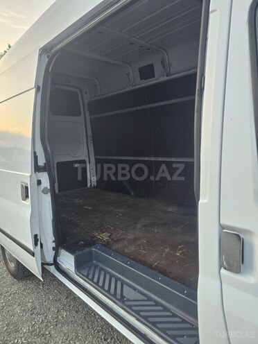 Ford Transit-18