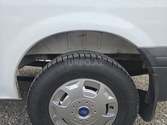 Ford Transit-20