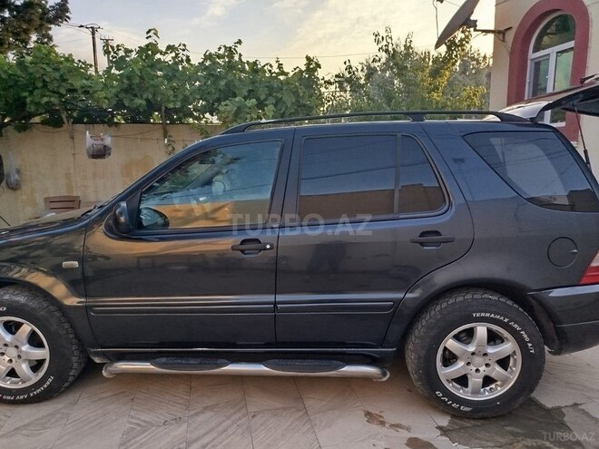 Mercedes ML 270-4