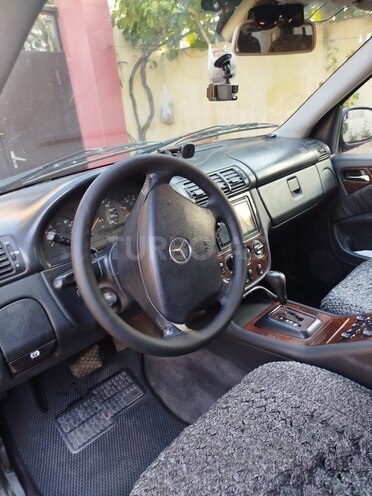 Mercedes ML 270-6