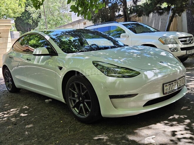 Tesla Model 3-2