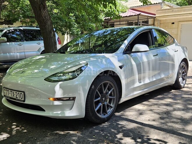 Tesla Model 3-3