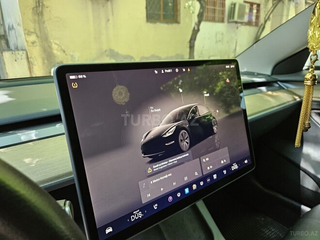 Tesla Model 3-7