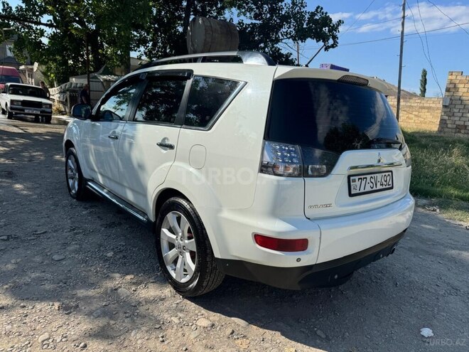 Mitsubishi Outlander-5