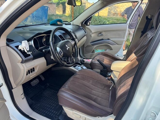 Mitsubishi Outlander-7