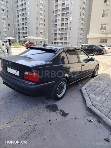 BMW 320-8