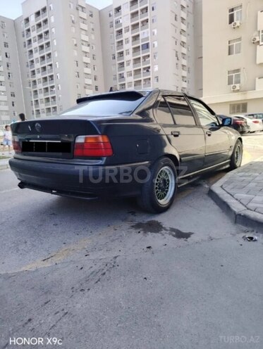 BMW 320-11