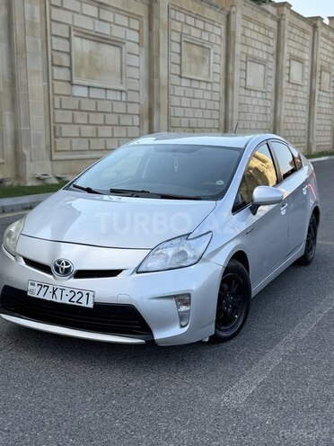 Toyota Prius-2