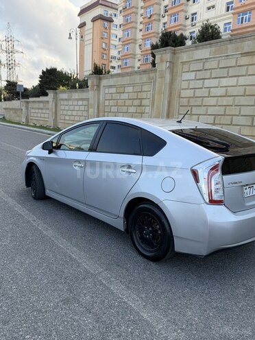 Toyota Prius-3