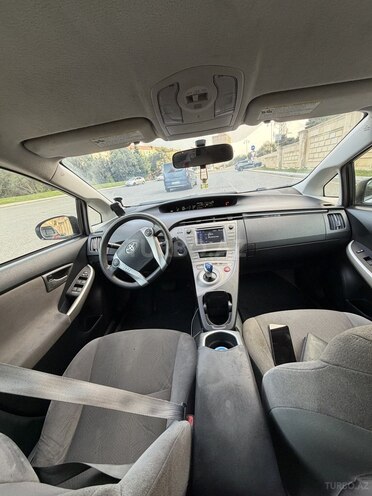 Toyota Prius-6
