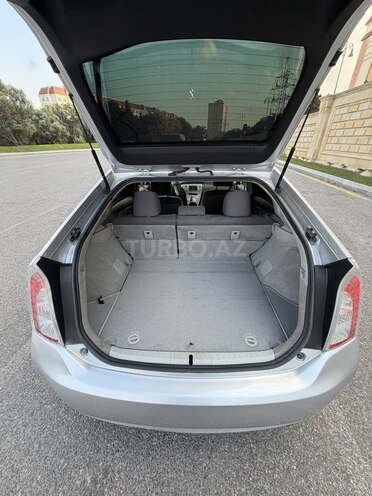 Toyota Prius-10