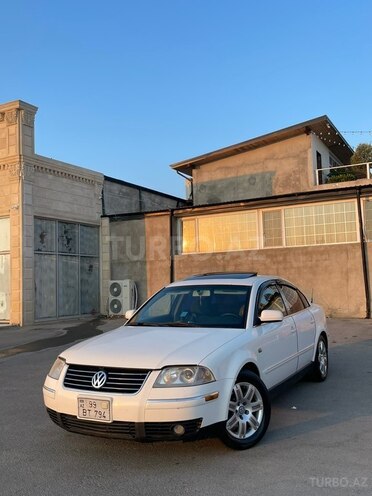 Volkswagen Passat-1